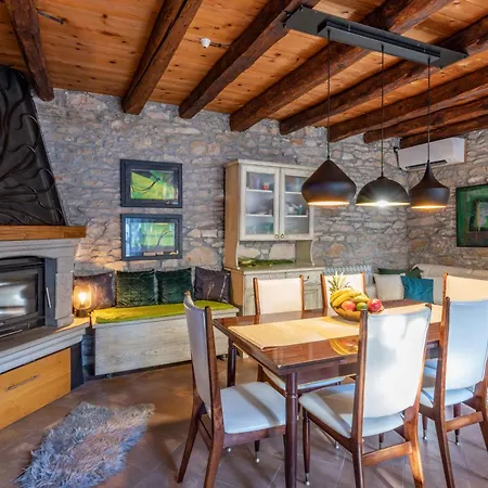 Viktor, A Wonderful Rustic Close To The Villa *