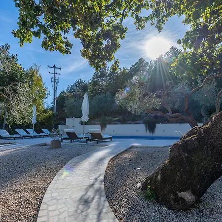 Viktor, A Wonderful Rustic Close To The 빌라 Krapan