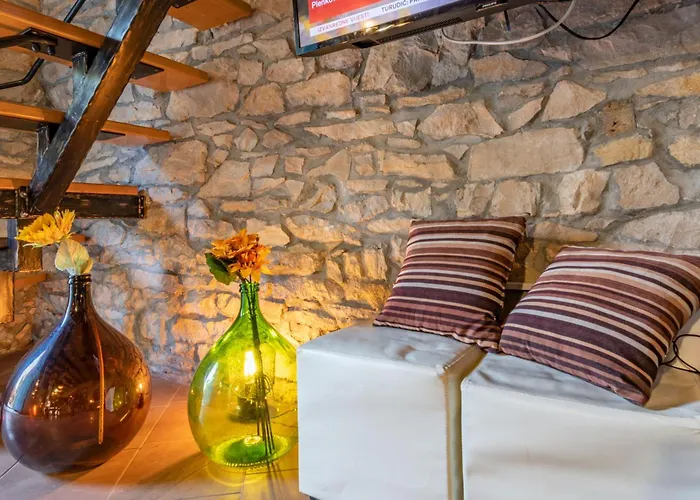 Viktor, A Wonderful Rustic Close To The