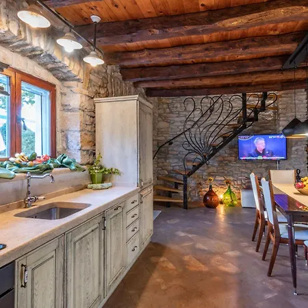 Viktor, A Wonderful Rustic Close To The