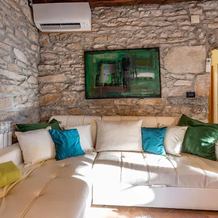 Viktor, A Wonderful Rustic Close To The Villa Krapan